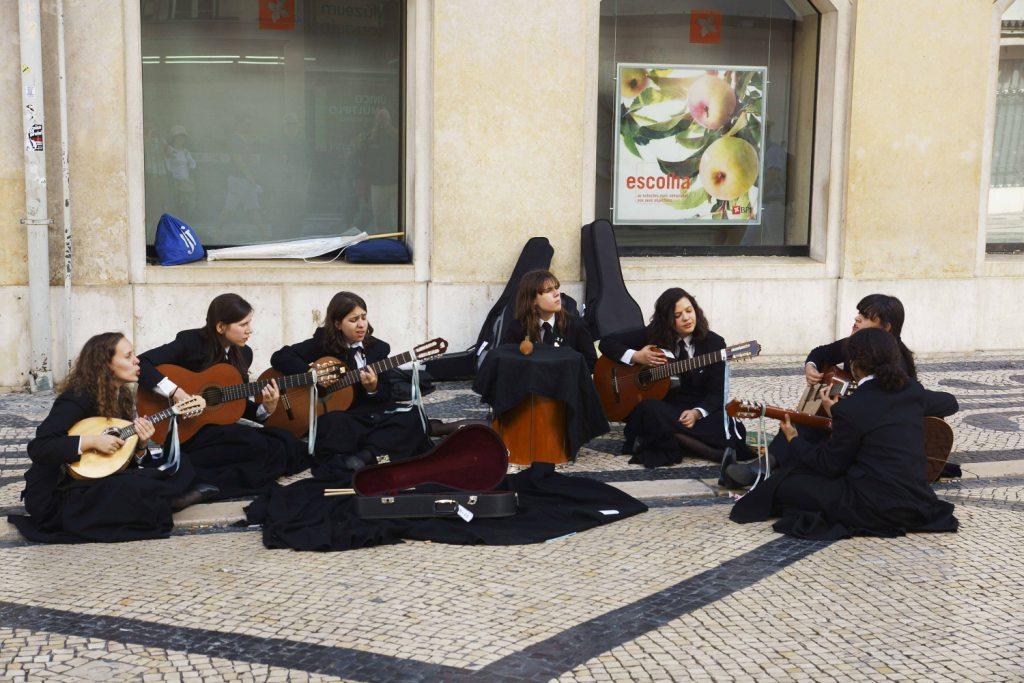 ポルトガル　リスボンの女学生